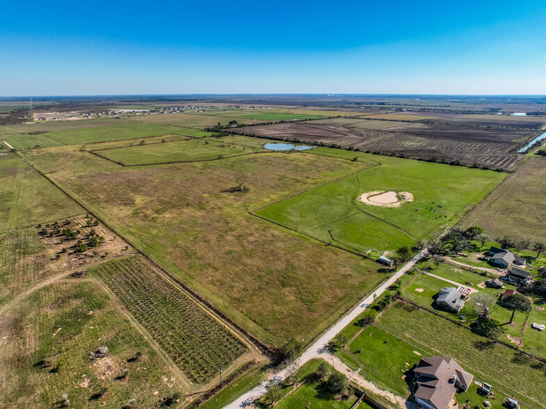 12726 Lee Rd, Waller, TX à vendre - Photo de l’immeuble – Image 2 sur 20
