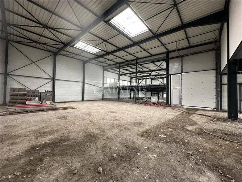 Local d’activités dans Tourcoing à louer - Photo de l’immeuble – Image 3 sur 11