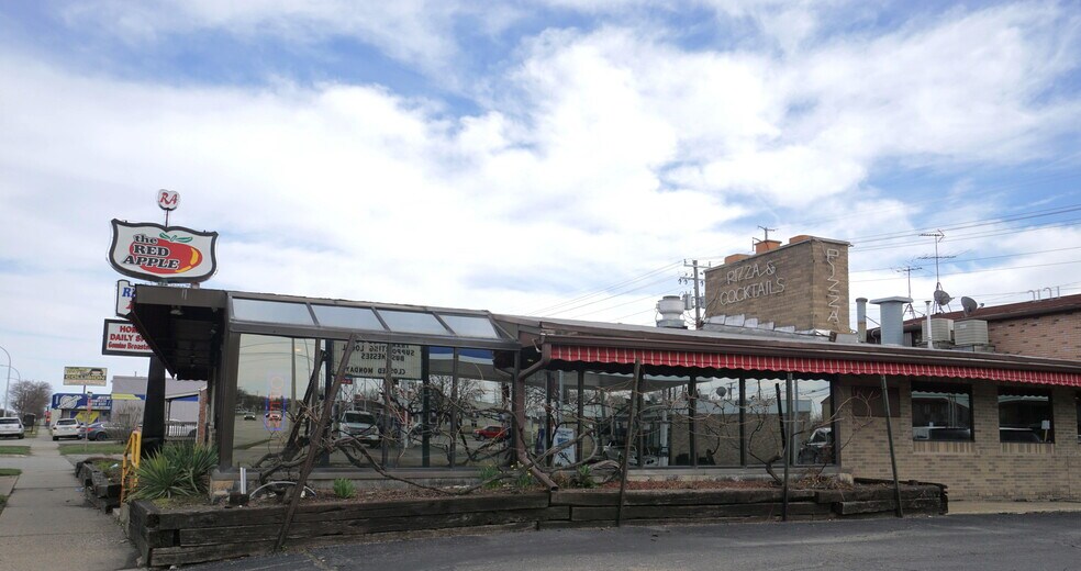 32711 Michigan Ave, Wayne, MI à vendre - Photo de l’immeuble – Image 2 sur 15