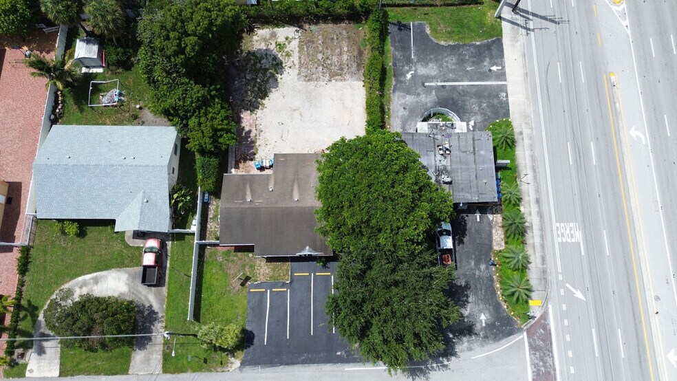 840 NW 33rd St, Oakland Park, FL à vendre - Photo de l’immeuble – Image 2 sur 12