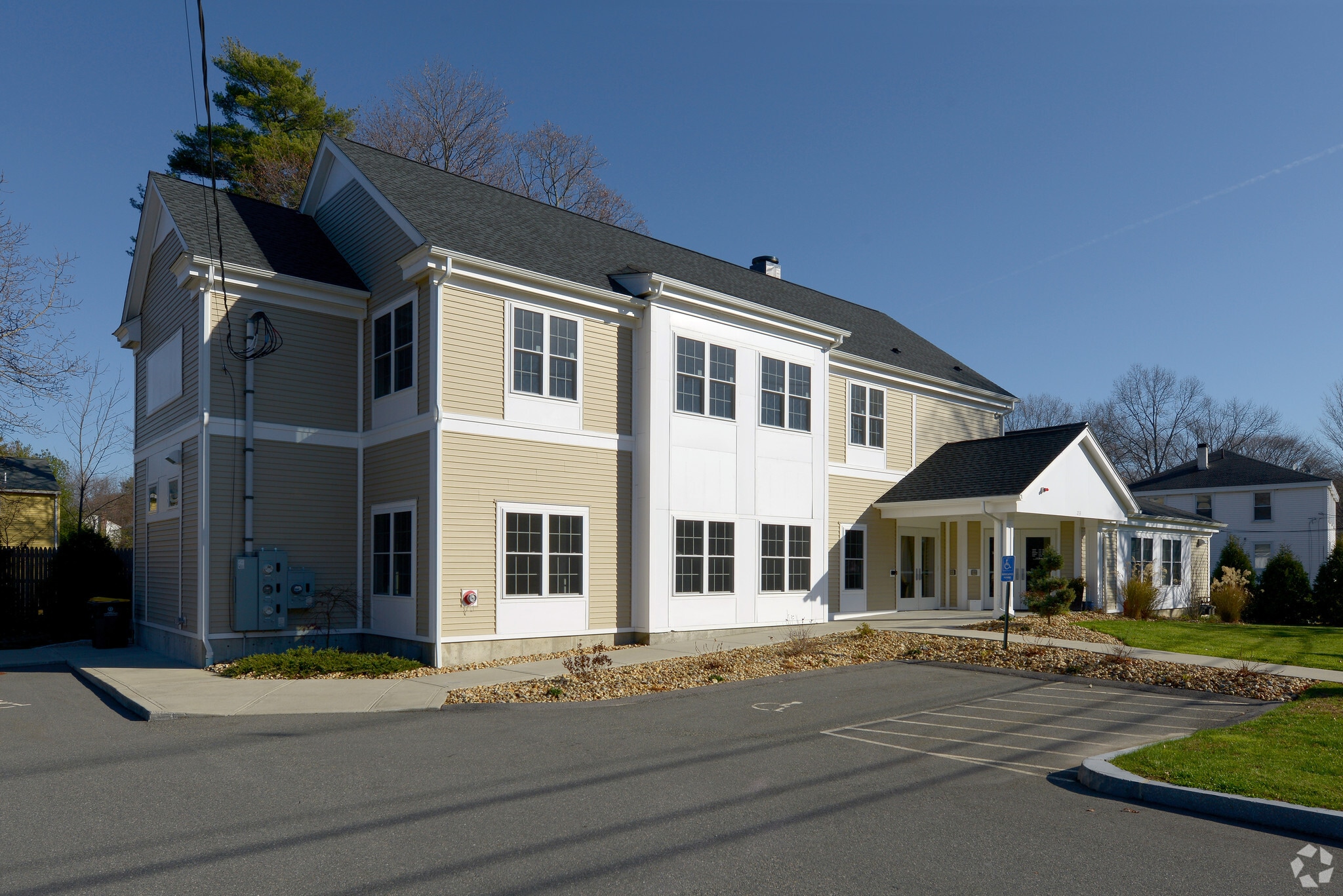 233 W Central St, Franklin, MA à louer Photo principale– Image 1 sur 7