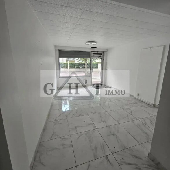 Local commercial dans Aulnay-sous-Bois à vendre - Photo intérieure – Image 2 sur 6