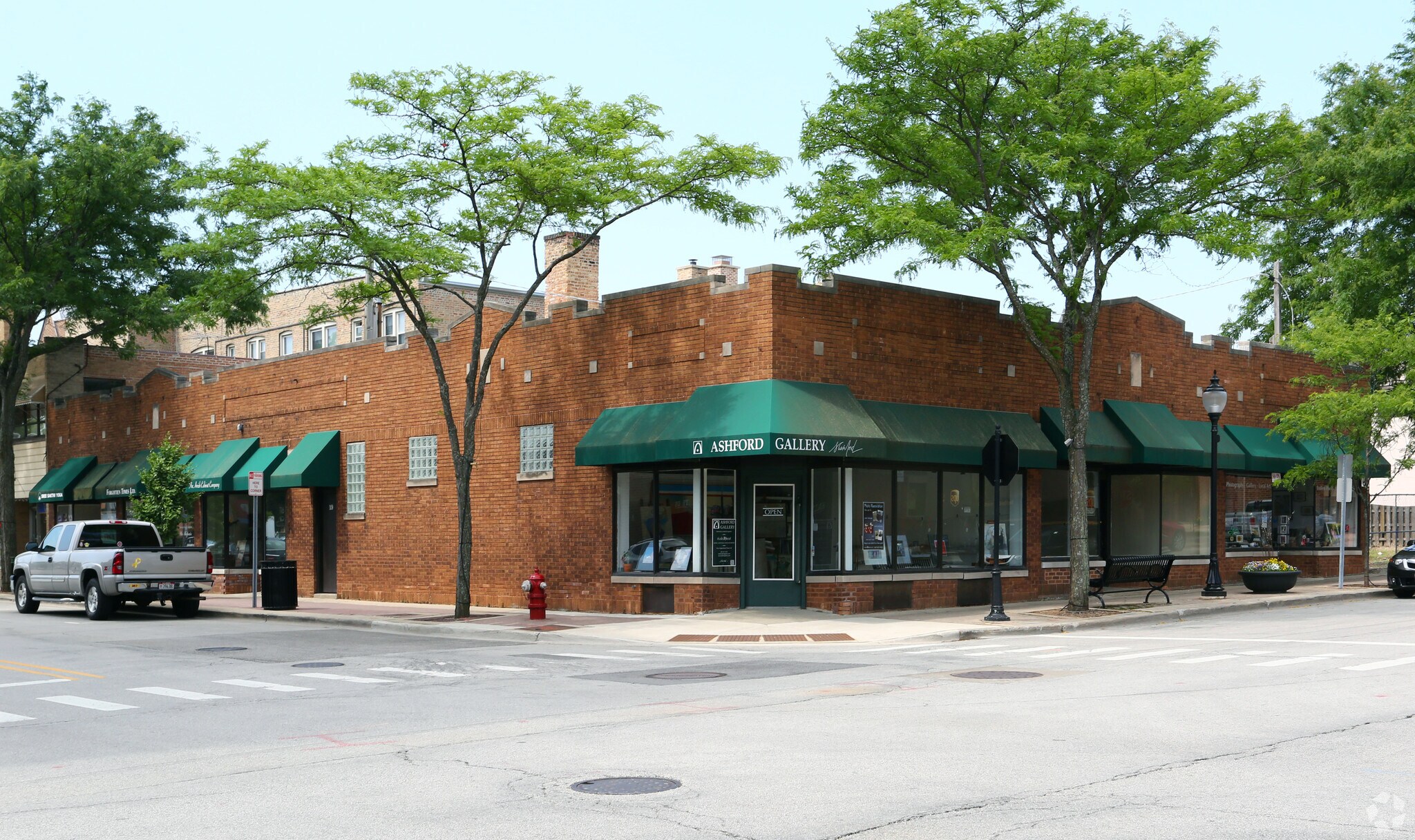 19 E Miner St, Arlington Heights, IL à louer Photo principale– Image 1 sur 6