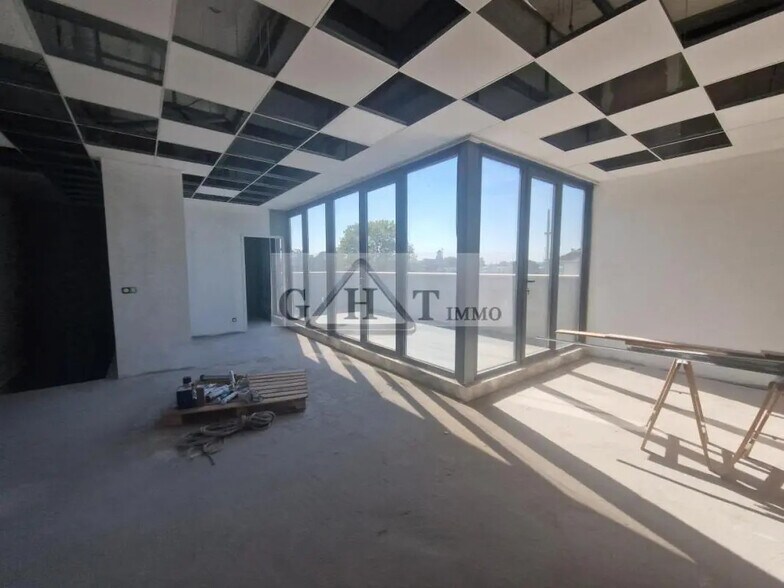 Bureau dans Drancy à louer - Photo de l’immeuble – Image 3 sur 5