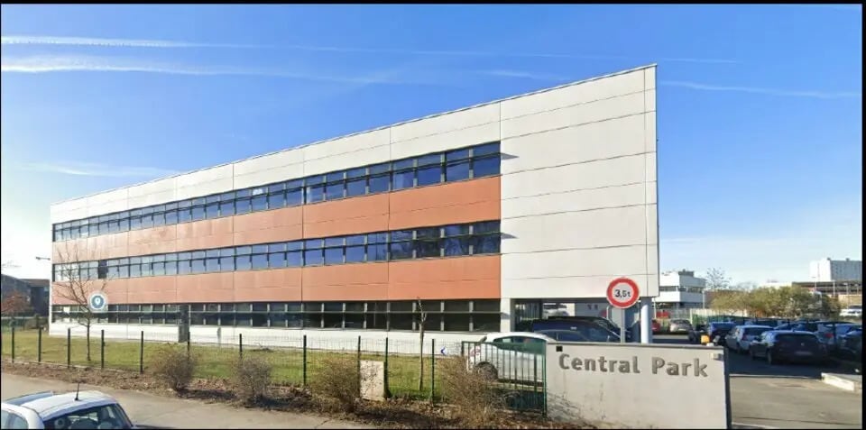 Bureau dans Villenave-d'Ornon à vendre - Photo de l’immeuble – Image 1 sur 7