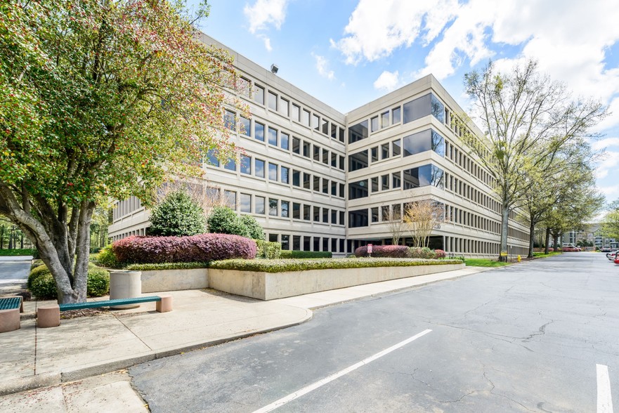 2295 Parklake Dr NE, Atlanta, GA à louer - Photo de l’immeuble – Image 1 sur 4