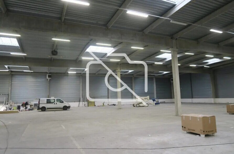 Industriel/Logistique dans Lisses à louer - Photo de l’immeuble – Image 2 sur 4