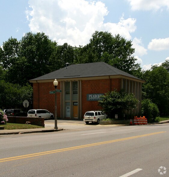 2029 Peabody Ave, Memphis, TN à louer - Photo de l’immeuble – Image 2 sur 33