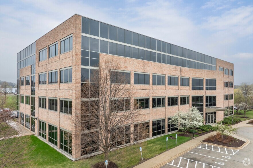 5133 W Terrace Dr, Madison, WI à vendre - Photo de l’immeuble – Image 3 sur 13