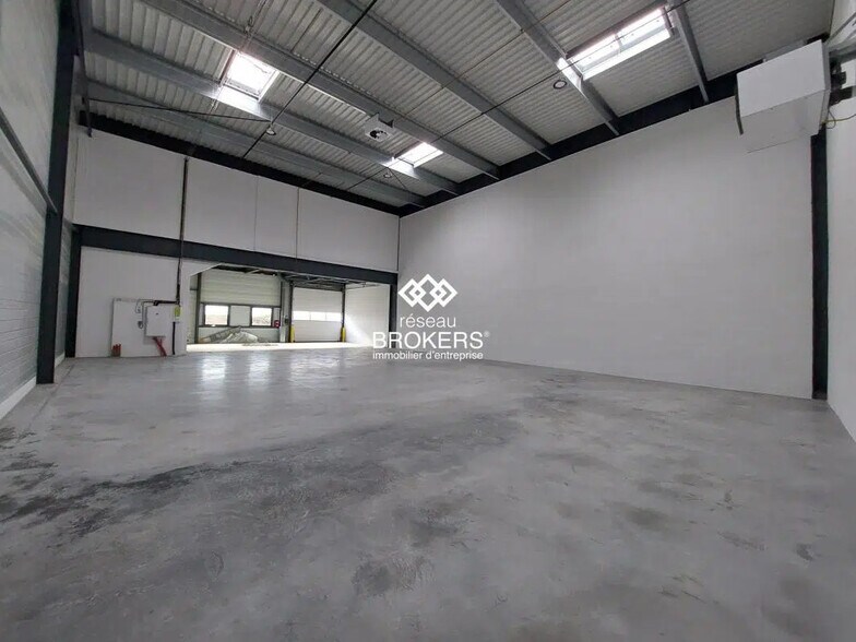 Industriel/Logistique dans Corbeil-Essonnes à louer - Photo de l’immeuble – Image 1 sur 14