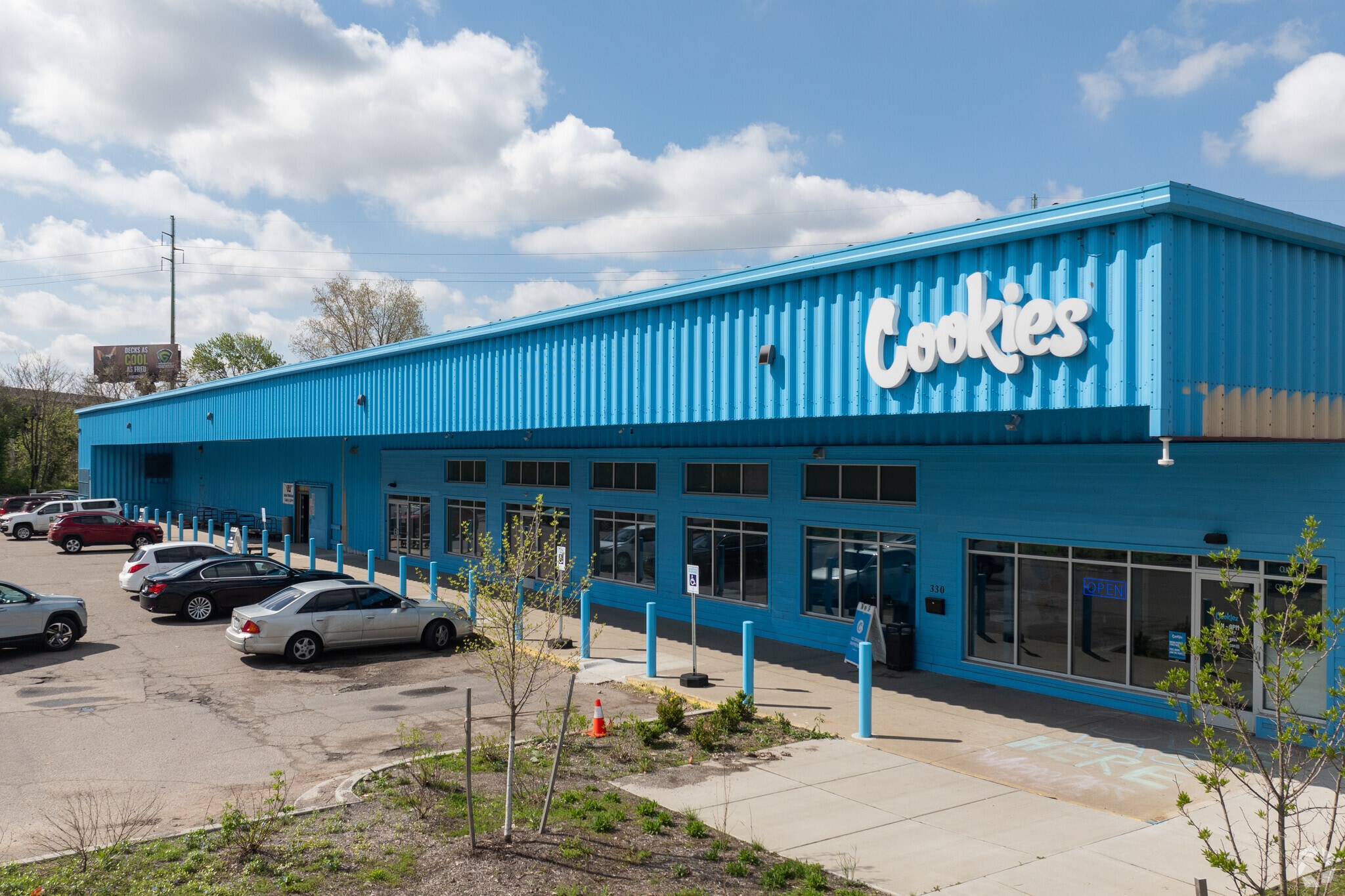 330 Ann St NW, Grand Rapids, MI à vendre Photo principale– Image 1 sur 7