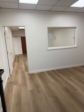 644 W Broadway, Glendale, CA à louer Photo de l’immeuble– Image 2 sur 8