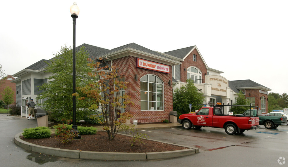 246 E Main St, Norton, MA à louer - Photo de l’immeuble – Image 2 sur 4