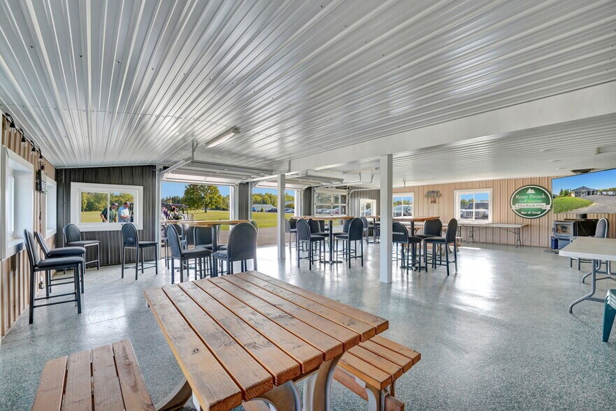 12486 Beebe Rd, Silver Creek, NY à vendre - Photo de l’immeuble – Image 3 sur 35