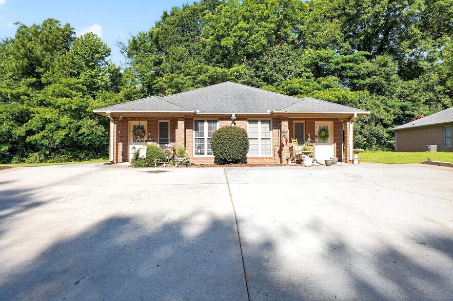 254 S Thomas St, Elberton, GA à vendre - Photo de l’immeuble – Image 3 sur 12