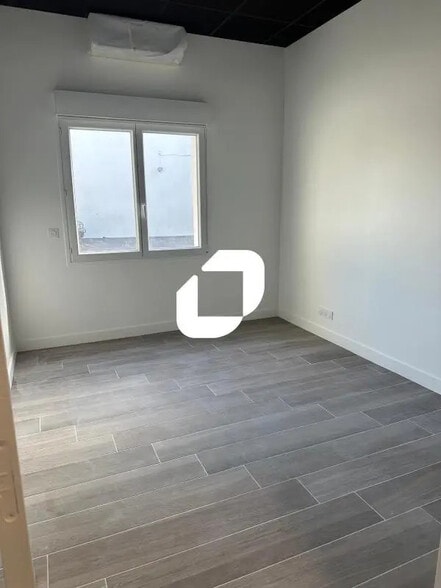 Bureau dans Les Pavillons-sous-Bois à louer - Photo de l’immeuble – Image 2 sur 3