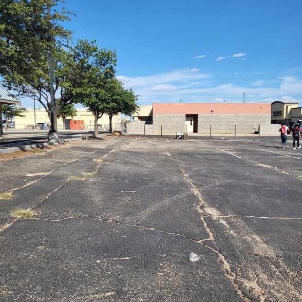 4100 Bonham Ave, Odessa, TX à louer - Photo de l’immeuble – Image 3 sur 4