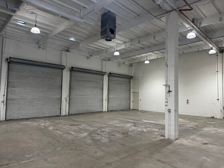 7701-7705 Alabama Ave, Canoga Park, CA à louer - Photo de l’immeuble – Image 3 sur 24
