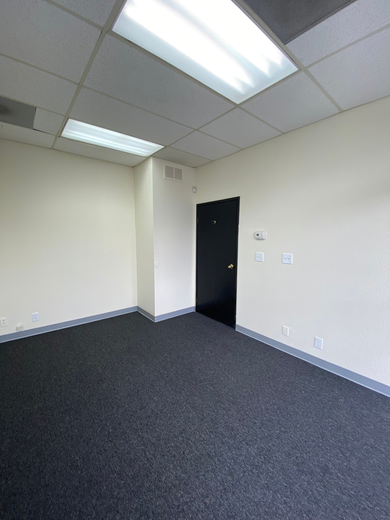 9001 Oso Ave, Chatsworth, CA à louer Photo intérieure– Image 1 sur 3