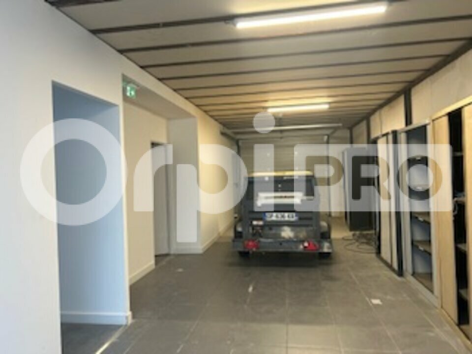 Local d'activités dans Vénissieux à vendre Photo intérieure– Image 1 sur 6
