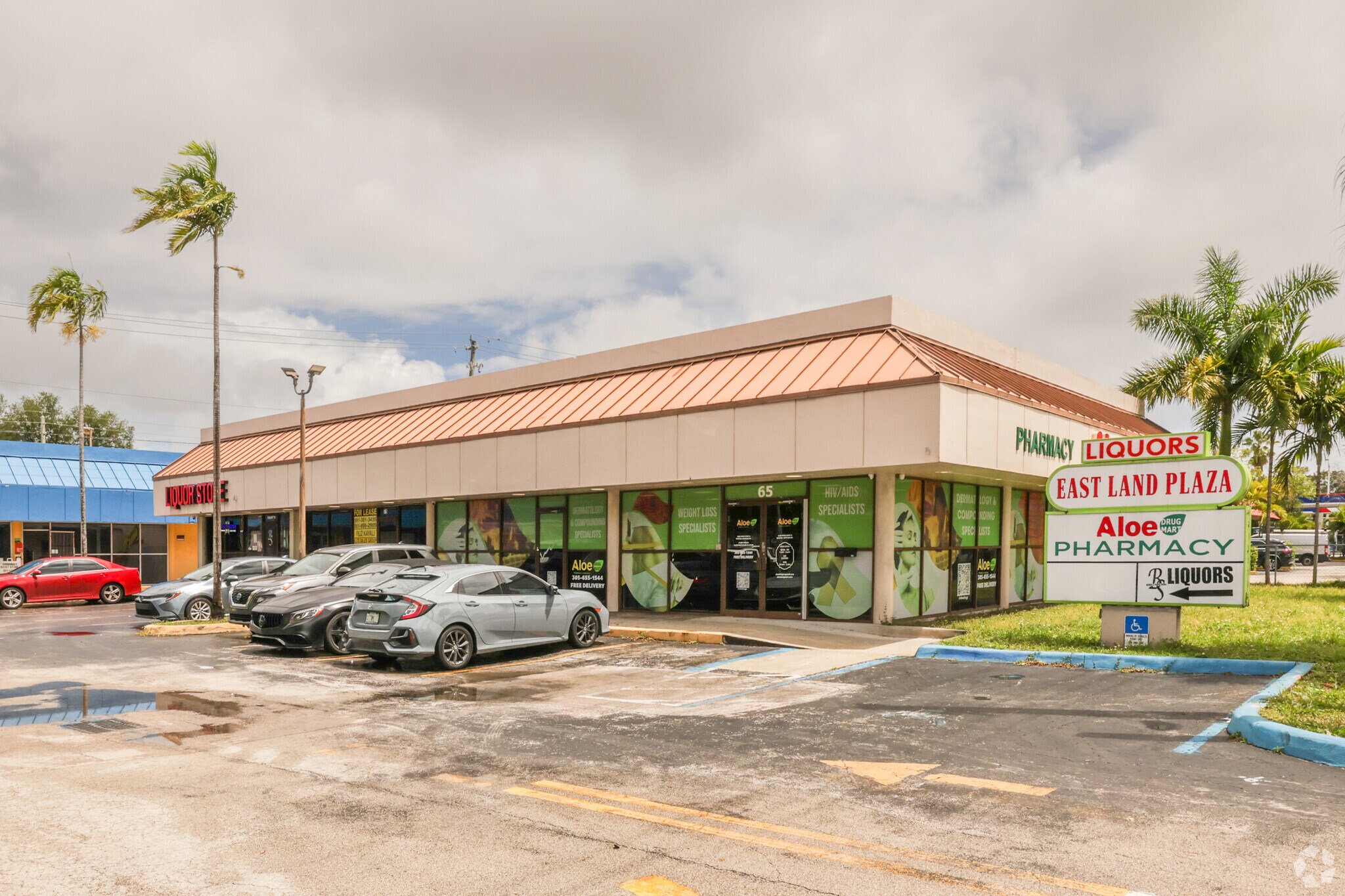 65-71 NW 167th St, North Miami Beach, FL à louer Photo principale– Image 1 sur 10