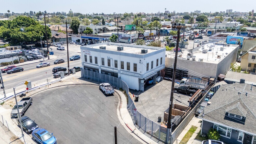 2207 S Vermont Ave, Los Angeles, CA à vendre - Photo de l’immeuble – Image 2 sur 18