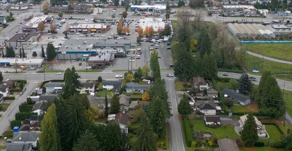12040-12074 206 St, Maple Ridge, BC à vendre - Photo principale – Image 1 sur 1