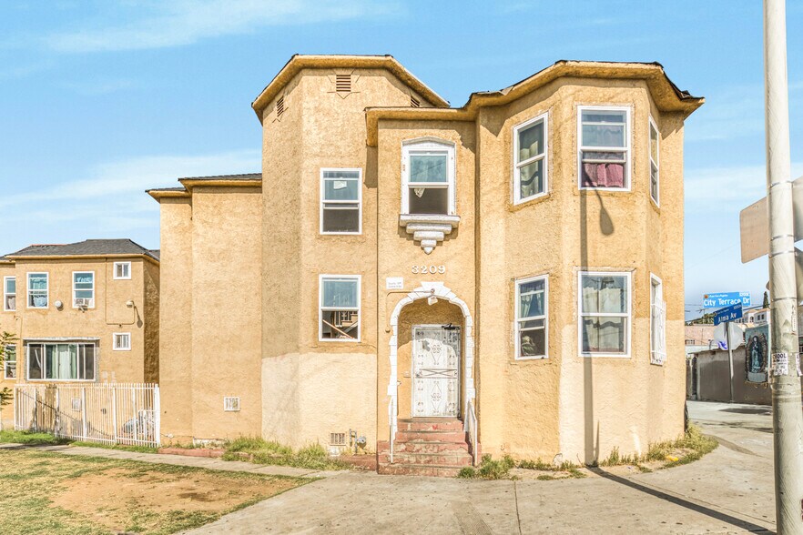 3209 Dobinson St, Los Angeles, CA à vendre - Photo de l’immeuble – Image 3 sur 12
