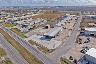 6637 Leopard St, Corpus Christi, TX à louer Photo de l’immeuble– Image 2 sur 8