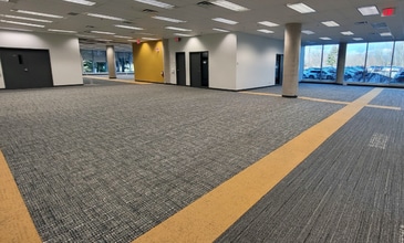 303 Terry Fox Dr, Ottawa, ON à louer Photo intérieure– Image 2 sur 4