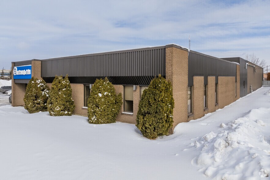 3045 Boul Le Corbusier, Laval, QC à vendre - Photo de l’immeuble – Image 2 sur 4