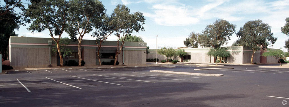3201 W Peoria Ave, Phoenix, AZ à louer - Autre – Image 2 sur 64