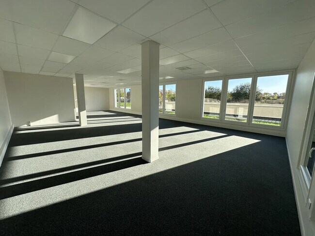 Plus de détails pour Bureau à vendre