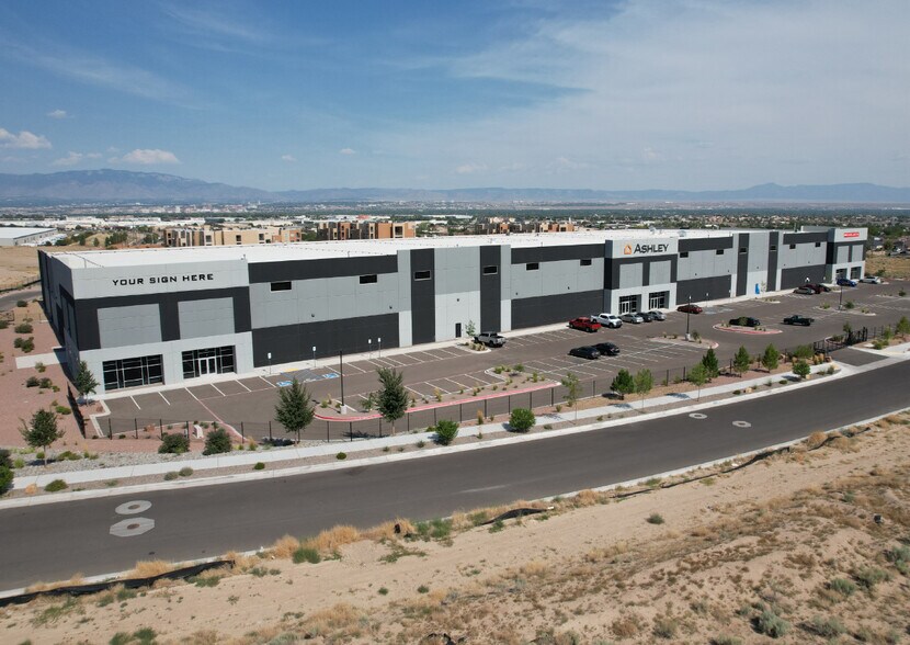 9210 Daytona Rd. NW, Albuquerque, NM à louer - Photo de l’immeuble – Image 2 sur 11