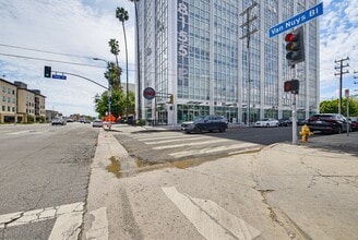 8155 Van Nuys Blvd, Van Nuys, CA à louer Photo intérieure– Image 2 sur 8