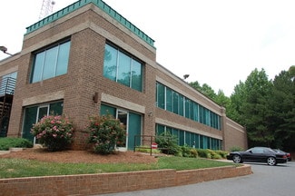Plus de détails pour 425 E Arrowhead Dr, Charlotte, NC - Bureau à louer