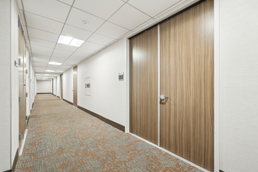 2701 W Alameda Ave, Burbank, CA à louer - Photo intérieure – Image 3 sur 5