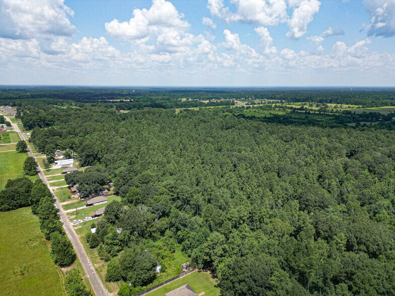 576 County Road 2268, Cleveland, TX à vendre - Photo de l’immeuble – Image 2 sur 33