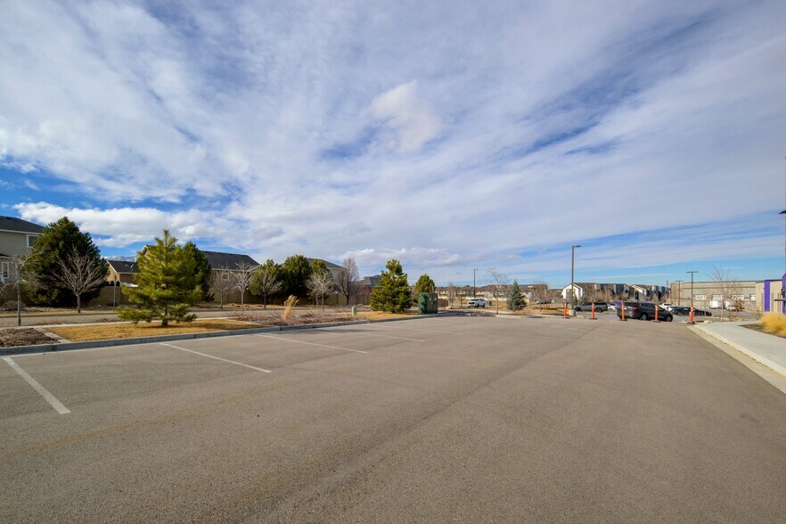 9489 S 6400 W, West Jordan, UT à louer - Photo de l’immeuble – Image 2 sur 8