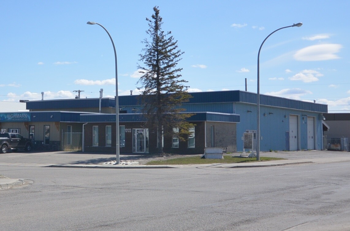 10123 95th Ave, Fort St John, BC à louer Photo de l’immeuble– Image 1 sur 9