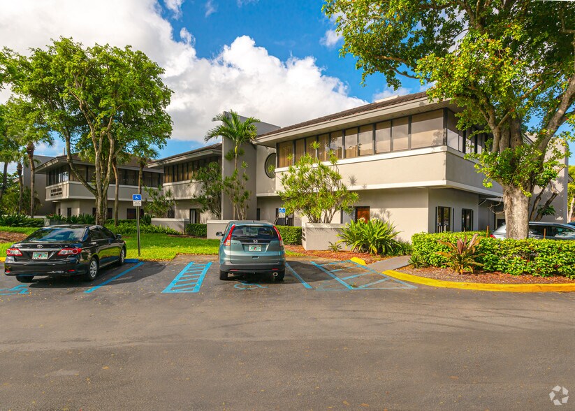 7000 SW 97th Ave, Miami, FL à vendre - Photo de l’immeuble – Image 2 sur 6