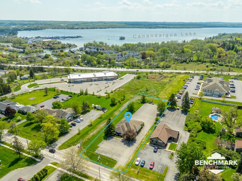 199 Parrish St, Canandaigua, NY à vendre - Photo de l’immeuble – Image 2 sur 54