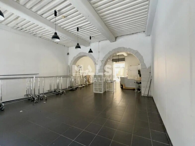 Local commercial dans Lyon à louer - Photo de l’immeuble – Image 1 sur 8