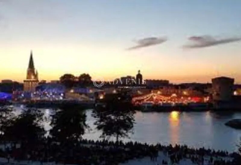 Local commercial dans Lagord à vendre - Photo de l’immeuble – Image 1 sur 3