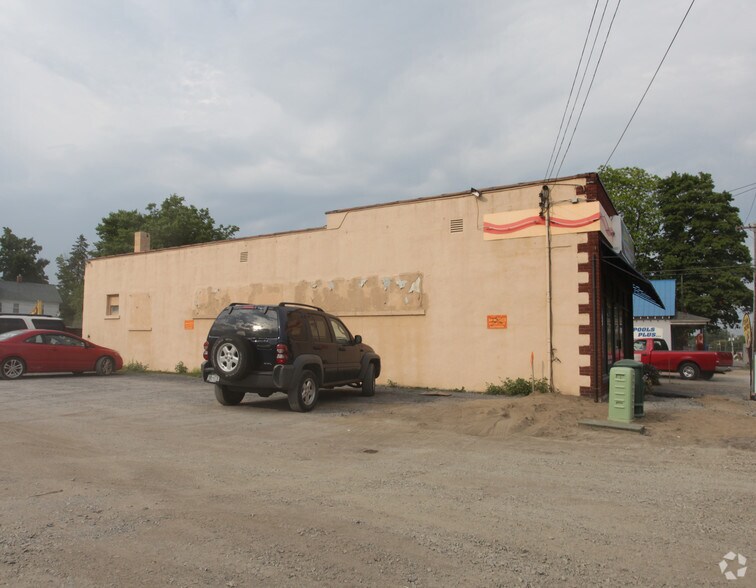 47 Main St, Queensbury, NY à vendre - Photo de l’immeuble – Image 2 sur 2