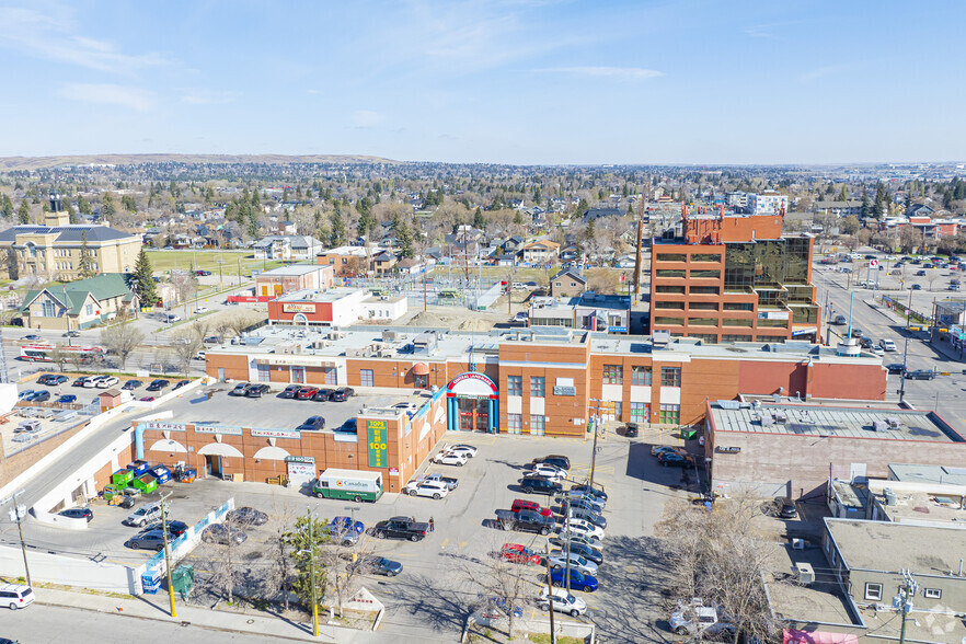 1623 Centre St NW, Calgary, AB à vendre - Aérien – Image 3 sur 5