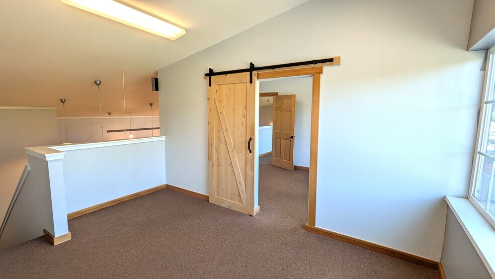 115-127 Kellogg Rd, Bellingham, WA à louer - Photo de l’immeuble – Image 3 sur 10