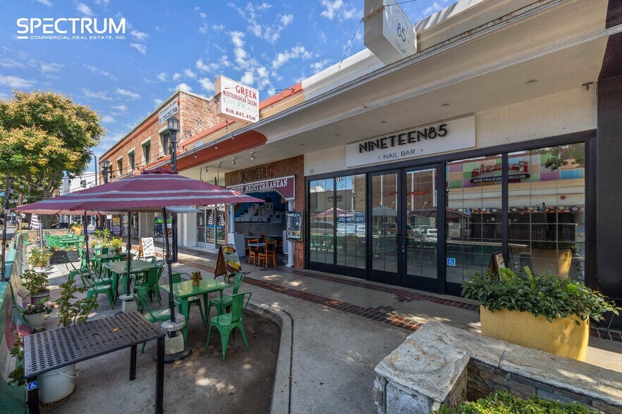 130-140 N San Fernando Blvd, Burbank, CA à vendre - Photo de l’immeuble – Image 3 sur 19