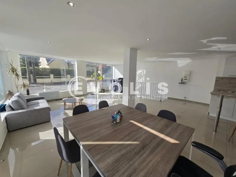 Local commercial dans Viry-Châtillon à vendre Photo intérieure– Image 1 sur 8
