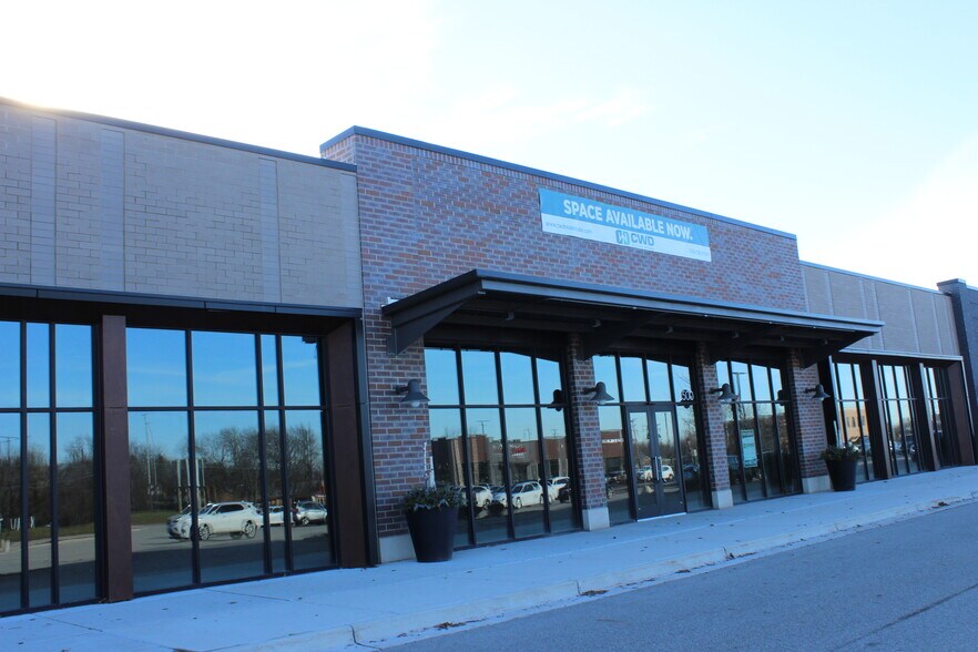 2500 Burton St, Grand Rapids, MI à louer - Photo de l’immeuble – Image 3 sur 11